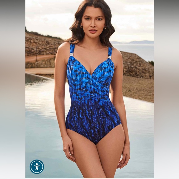 NWT Miraclesuit
Siren One Piece in Paka Mayan - Picture 1 of 6